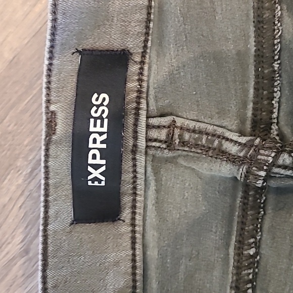 Express Light Khaki Green Cropped Straight High Rise Pants - Picture 6 of 9